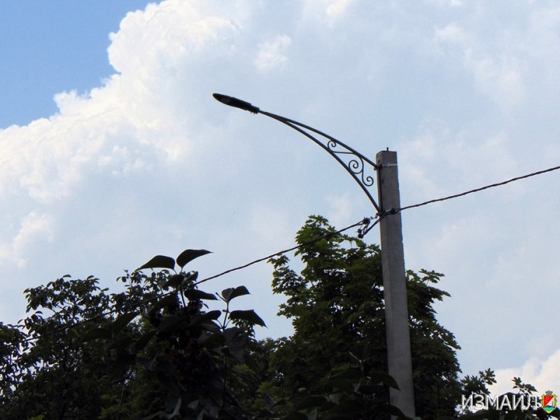 Модернизация уличного освещения в Измаиле: с начала года установлено 260 опор, смонтировано около тысячи светильников