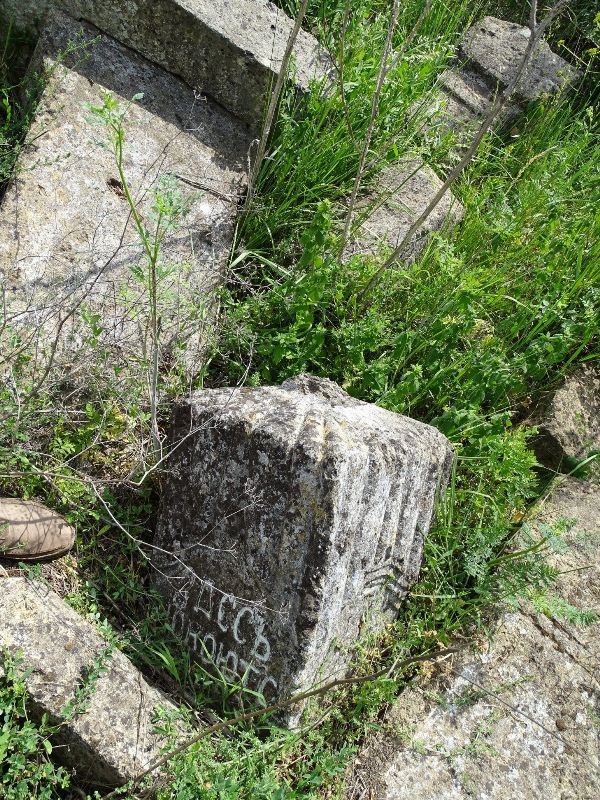 В Татарбунарах восстанавливают старое кладбище, которое большевики ликвидировали ещё в 1972 году