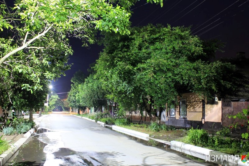 Модернизация уличного освещения в Измаиле: с начала года установлено 260 опор, смонтировано около тысячи светильников