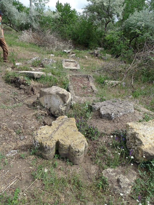 В Татарбунарах восстанавливают старое кладбище, которое большевики ликвидировали ещё в 1972 году