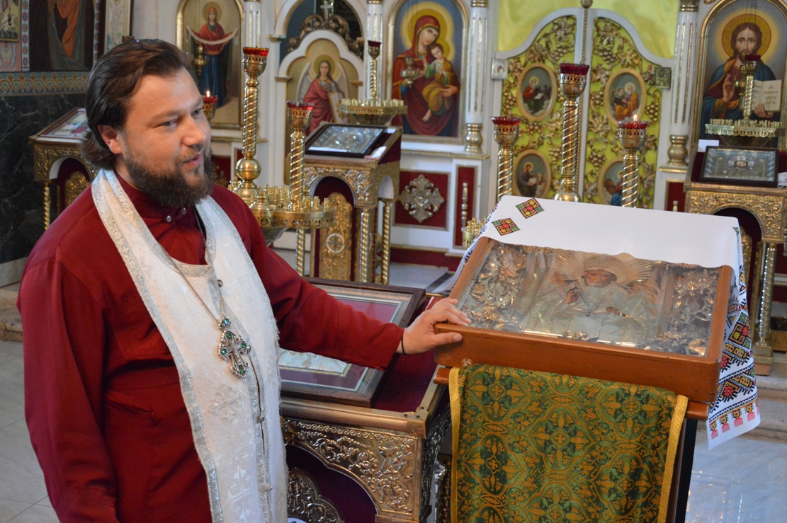 В уникальный полуподземный Свято-Николаевский храм Килии передали икону, спасенную от вандалов более 50 лет назад