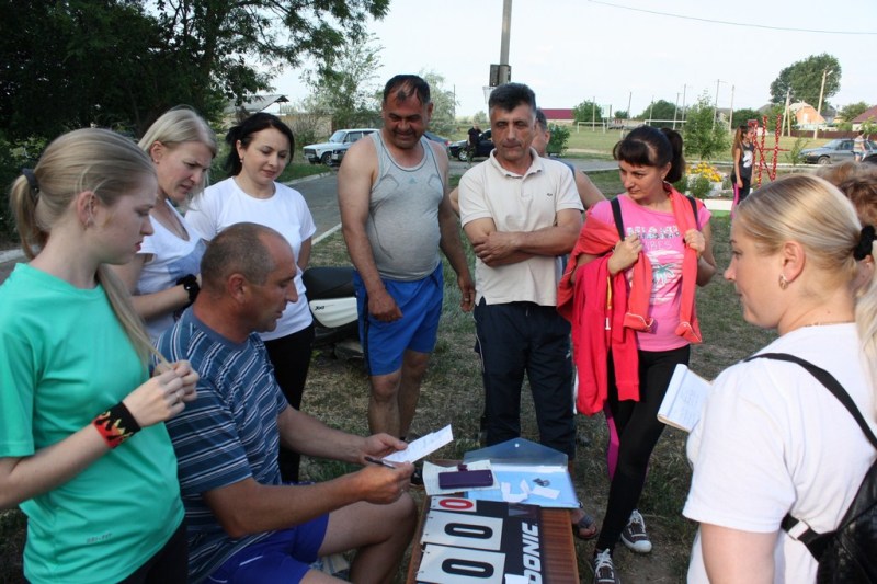 В Болграде местные жители самостоятельно организовали первенство города по "дворовому" волейболу