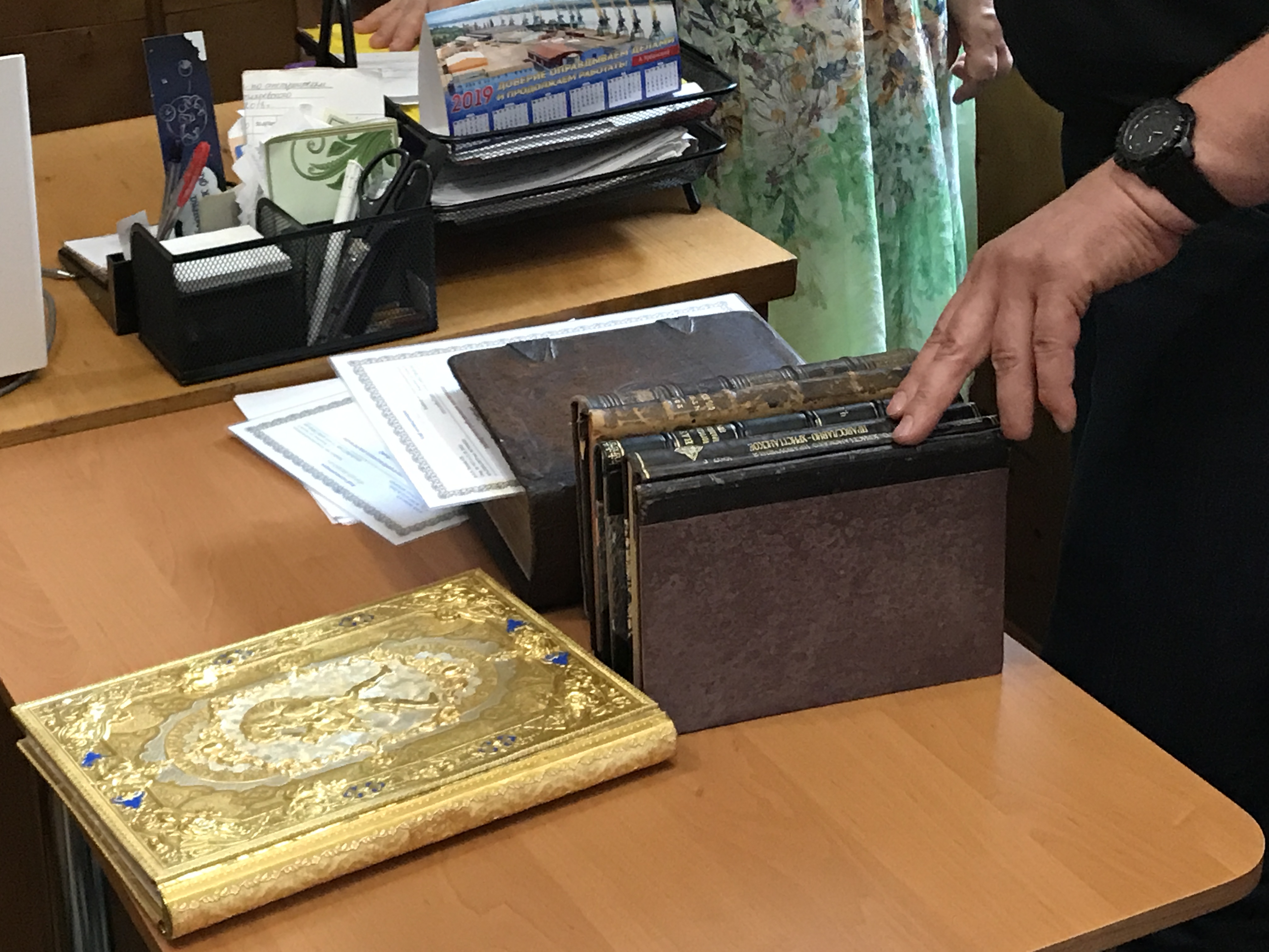 Раритетные книги из личной коллекции мецената Александра Дубового пополнили фонд Центральной библиотеки Измаила