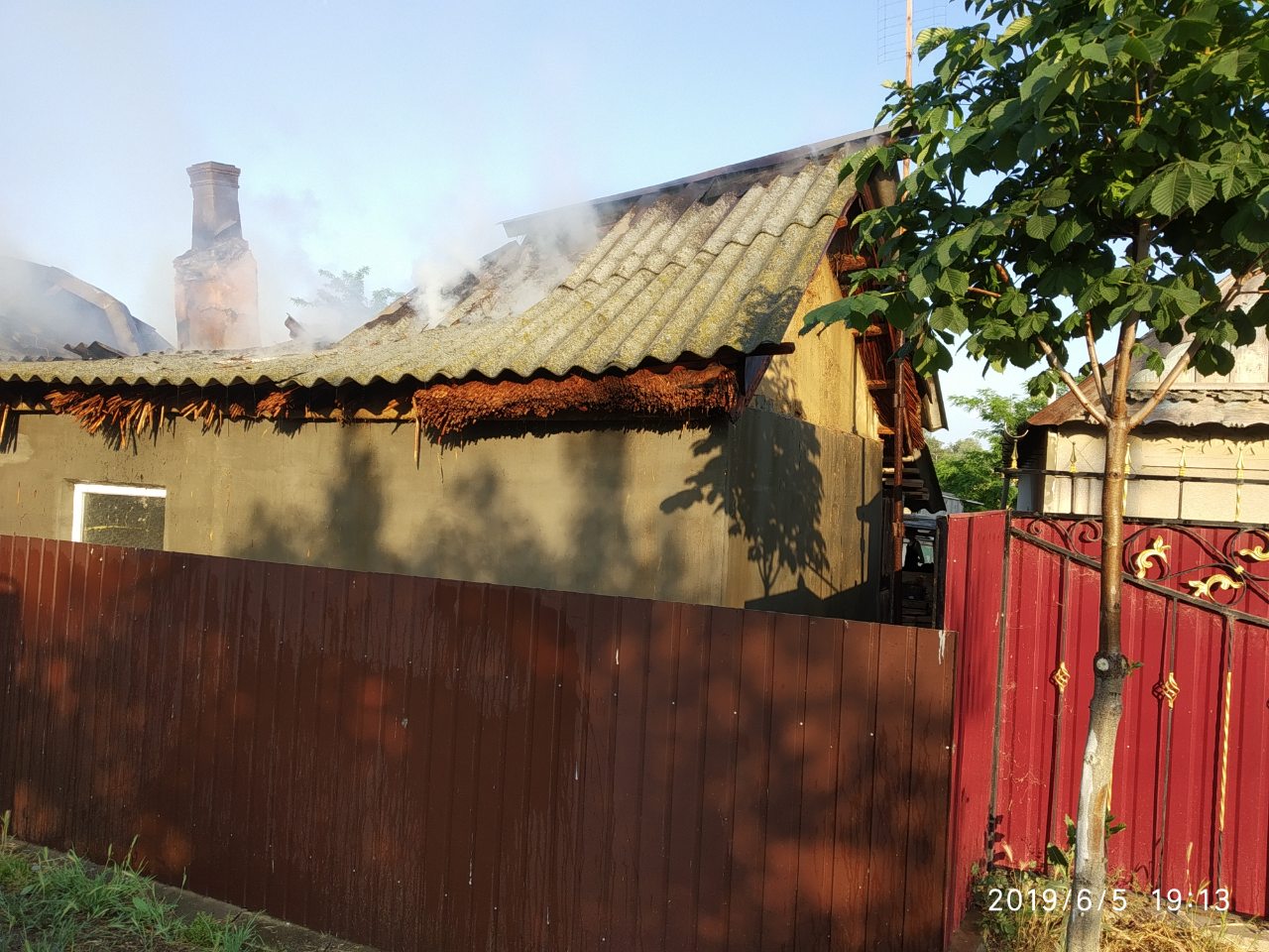 В селе Кислицы в результате пожара пенсионер оказался без крыши над головой