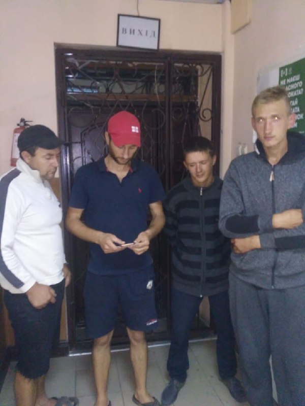 Ночью в Болградском и Саратском районах полиция задержала более 10 человек, распространявших агитационную литературу против одного из кандидатов