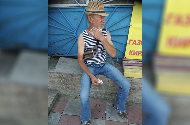 На обочине дороги "Одесса-Белгород-Днестровский" нашли мужчину с резанной раной на шее