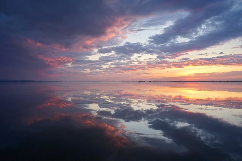 Невероятная красота Бессарабии: удивительный закат на озере Кугурлуй