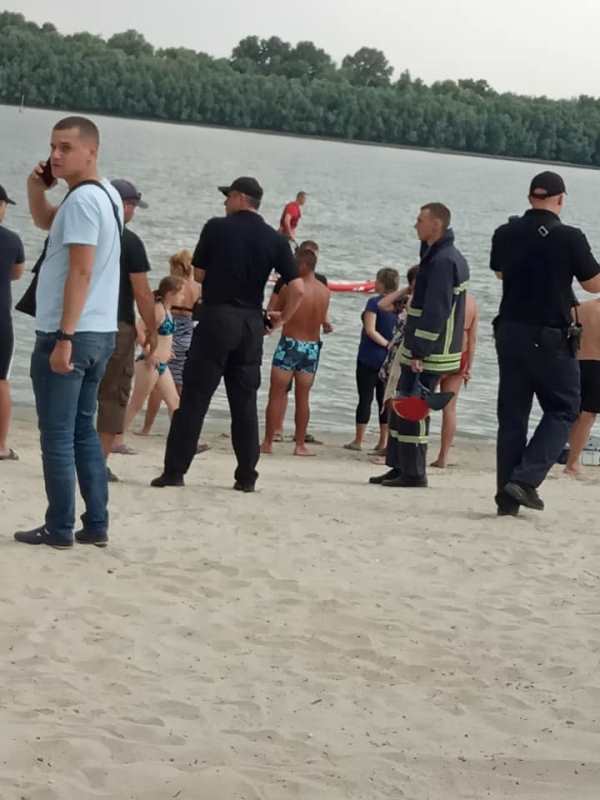 В Измаиле на городском пляже утонул молодой парень (обновлено)