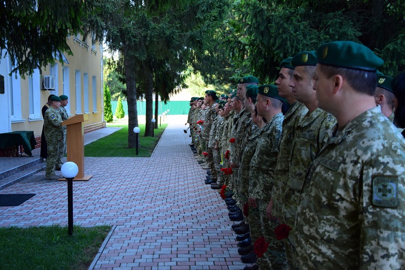 Пять лет, как его забрала война: в Измаиле почтили память генерал-майора Игоря Момота
