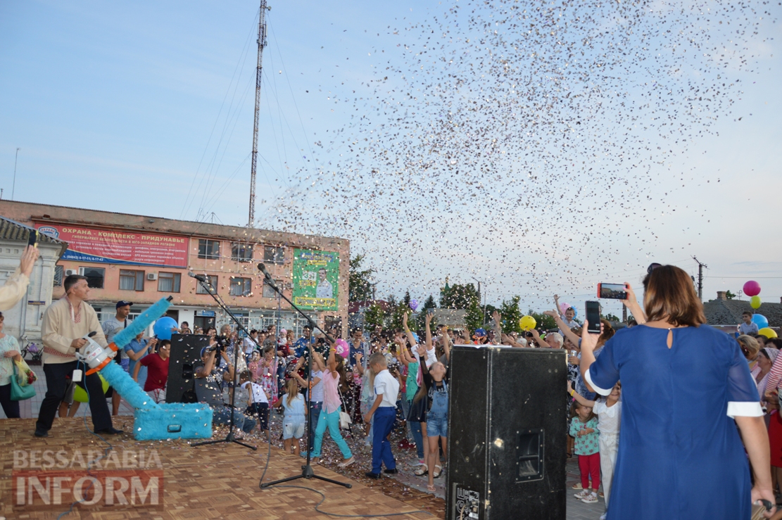 Конкурсная программа, фокусник-профессионал и яркое фаер-шоу: в Килии состоялся Семейный фестиваль (фоторепортаж)