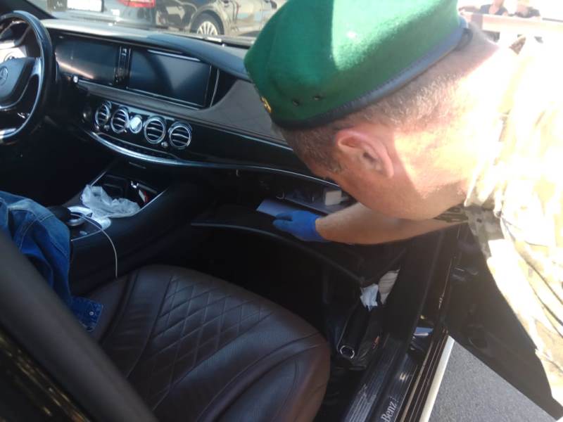 В ПП «Рени» в автомобиле представительского класса пограничники нашли патроны