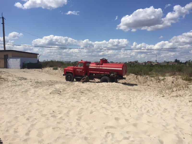 На одном из пляжей Татарбунарского района произошло возгорание сухой травы из-за выброшенного окурка