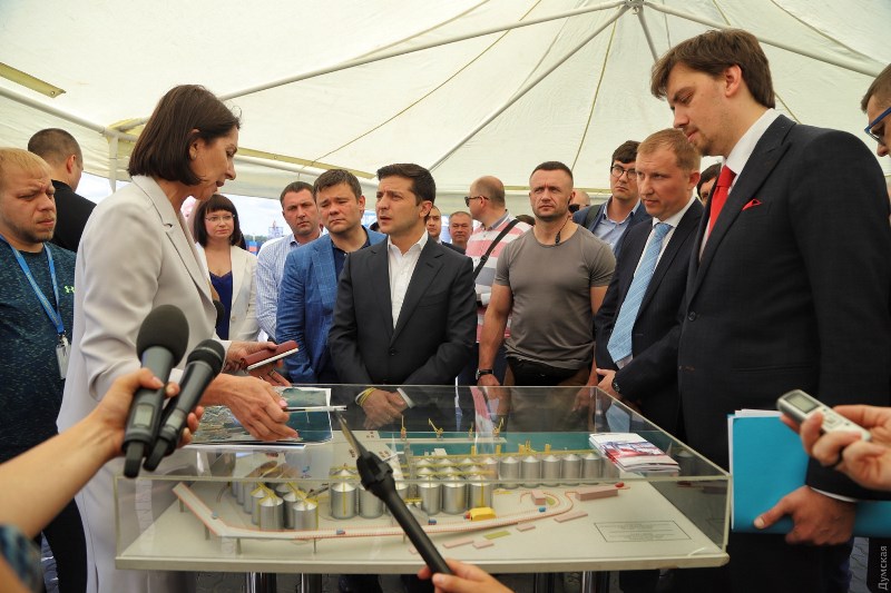 Результаты визита президента Зеленского в Одессу: увольнение начальника ГФС, "разнос" чиновников