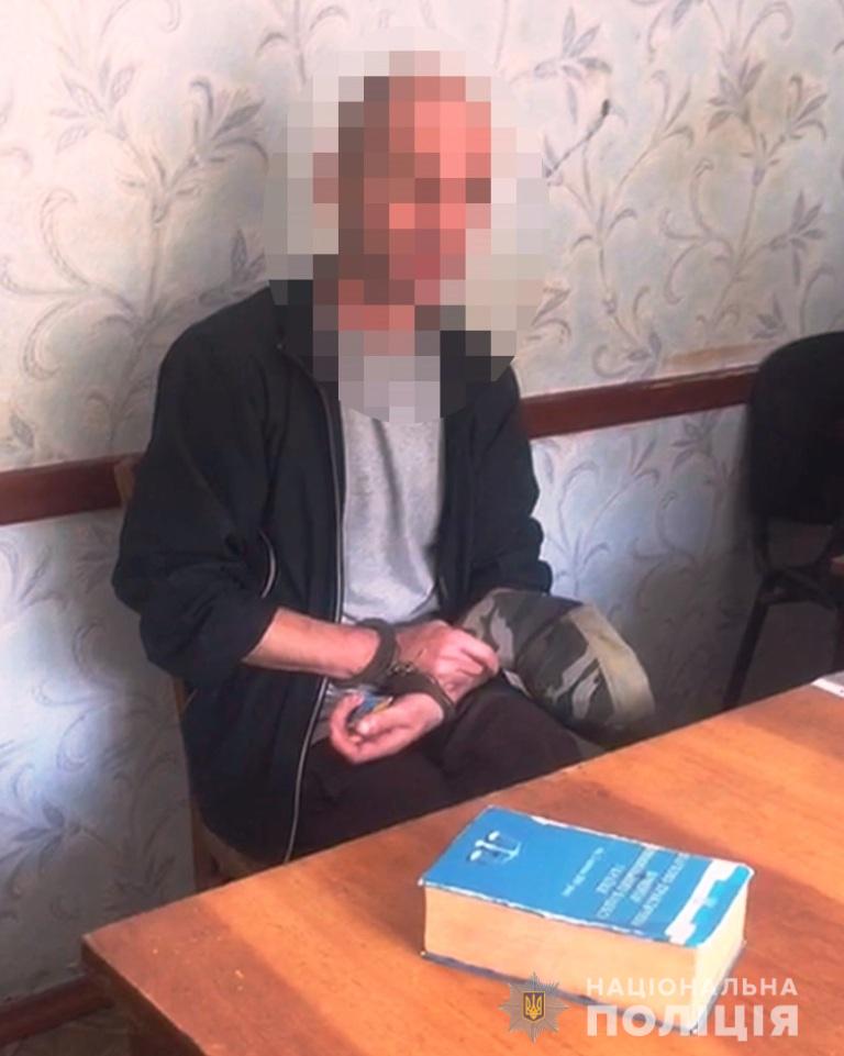 В Одесской области мужчина убил тещу родного брата, сбросил ее в колодец с мешком на голове