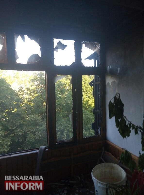 Масштабный пожар в спальном районе Измаила - огонь охватил сразу несколько квартир (ОБНОВЛЕНО)