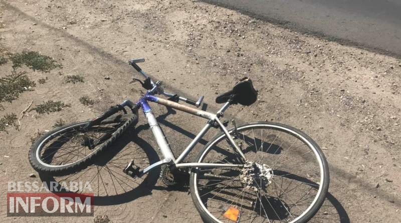На въезде в Измаил несовершеннолетний велосипедист после лобового столкновение с автомобилем получил серьезные травмы