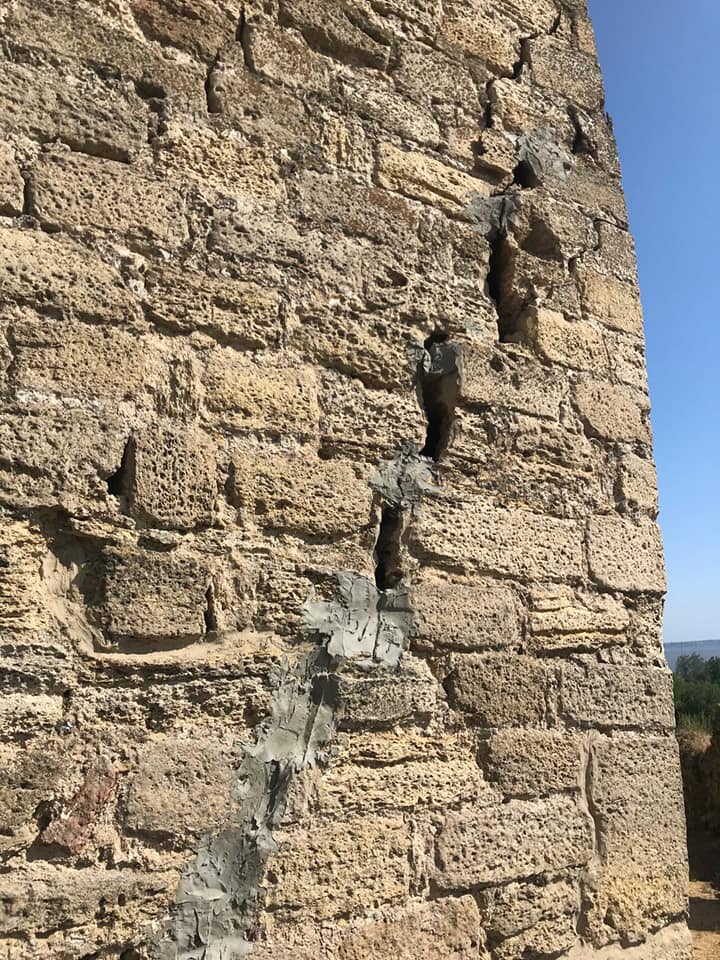Последствия мощной ливни: Аккерманская крепость пошла трещинами (фотофакт)