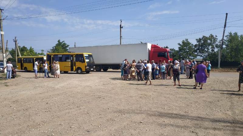 В Белгород-Днестровском районе жители села Молога перекрыли дорогу в знак протеста