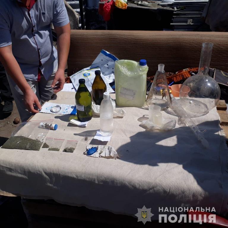 У жителя Аккермана полицейские изъяли наркотики и средства для их употребления и фасовки