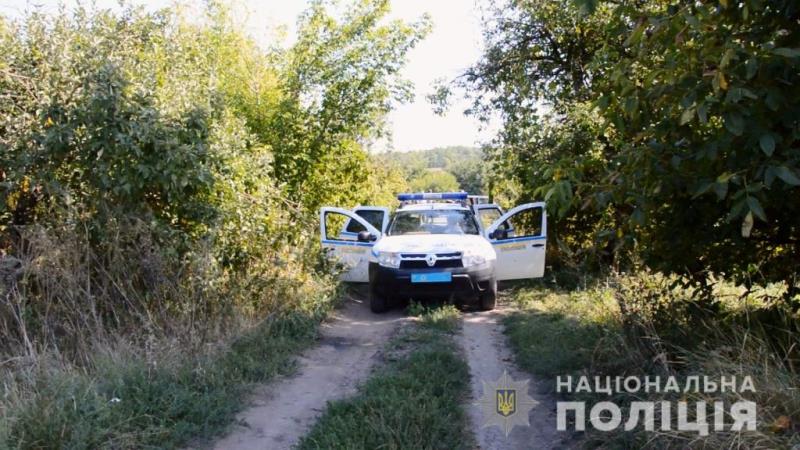 Жестокое убийство на севере Одесской области: в заброшенном доме обнаружили труп мужчины, а его голову нашли на обочине
