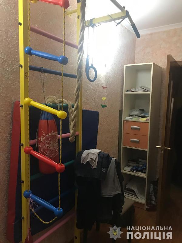На Одесщине, запутавшись в канате от шведской стенки, погиб 10-летний мальчик