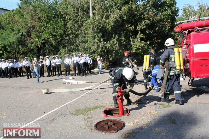 В Измаиле эвакуировали всех студентов и персонал Учебного центра УДП и Морской академии - пожарные учения