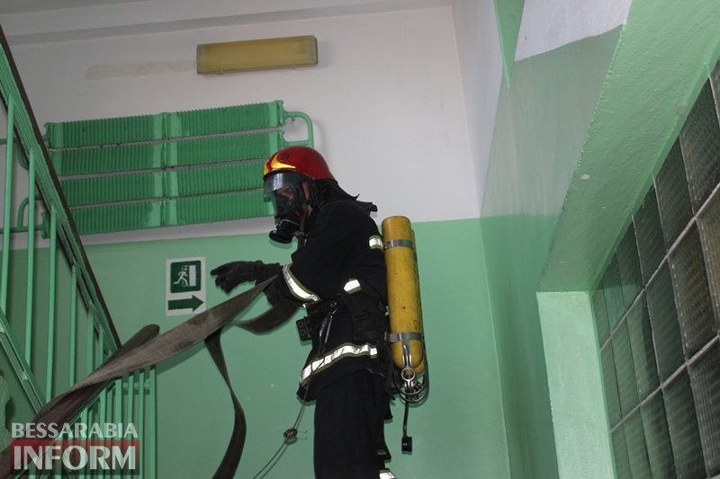 В Измаиле эвакуировали всех студентов и персонал Учебного центра УДП и Морской академии - пожарные учения