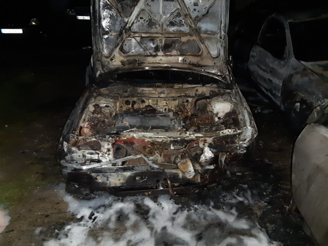 Ночью в Измаиле во время пожара на СТО сгорело три автомобиля