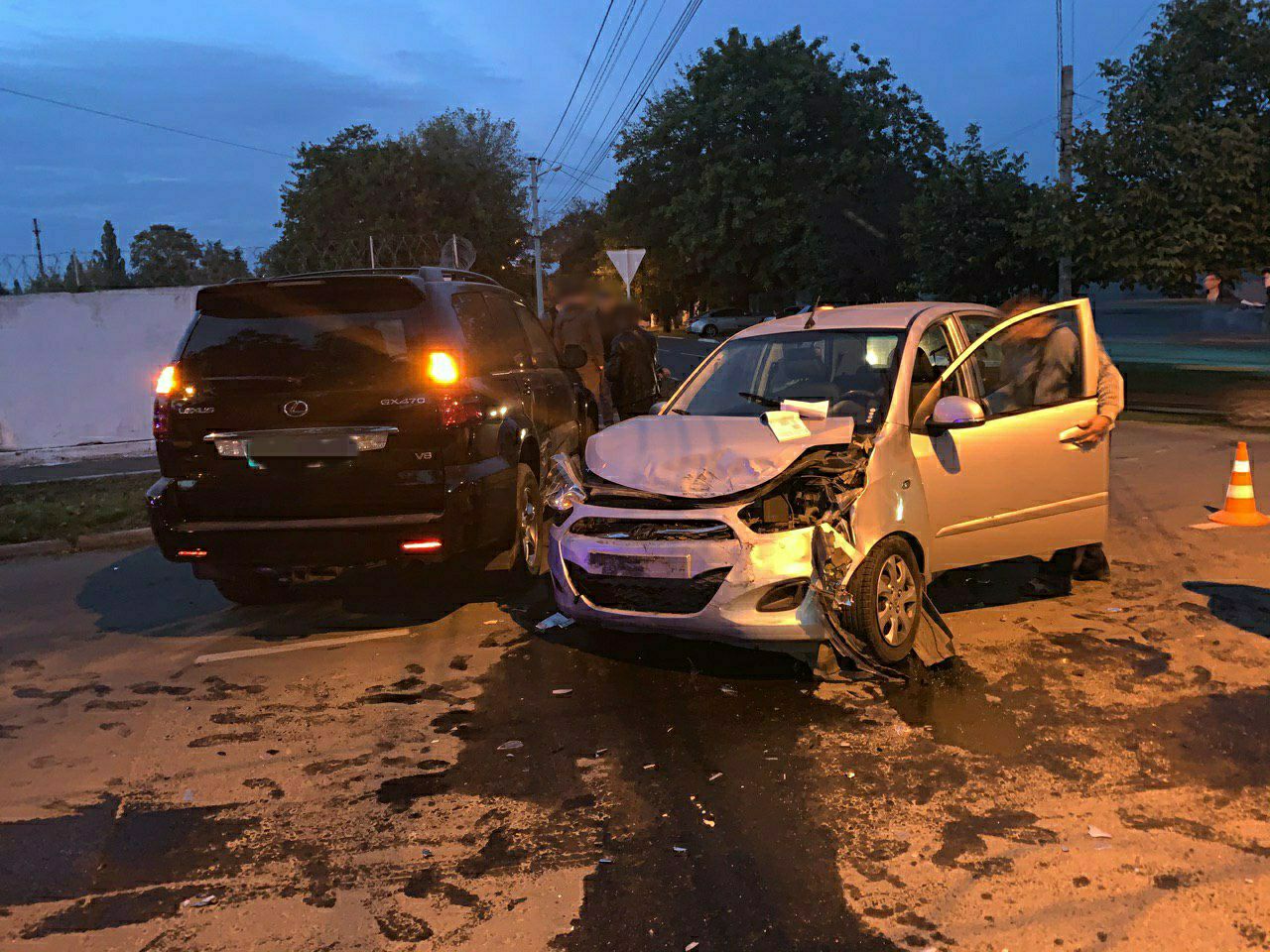В Измаиле при столкновении Lexus и Hyundai пострадали два человека