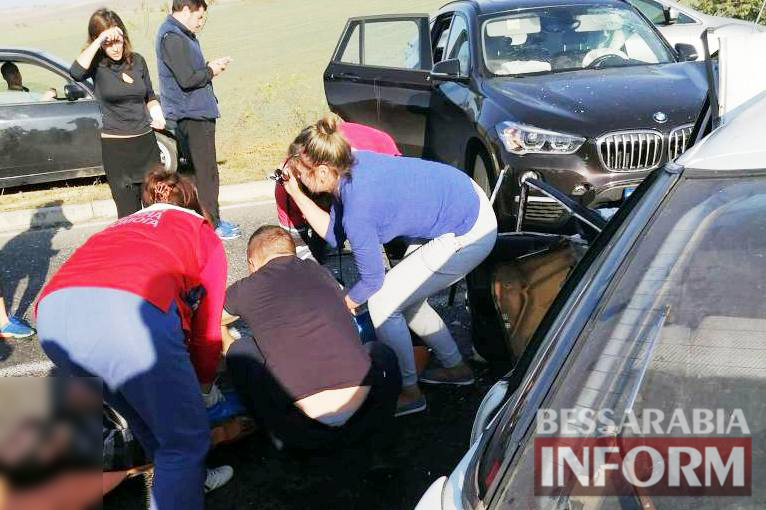 Четверо пострадавших: на автодороге Одесса-Рени в районе Старых Троян произошло лобовое столкновение Тoyota и BMW