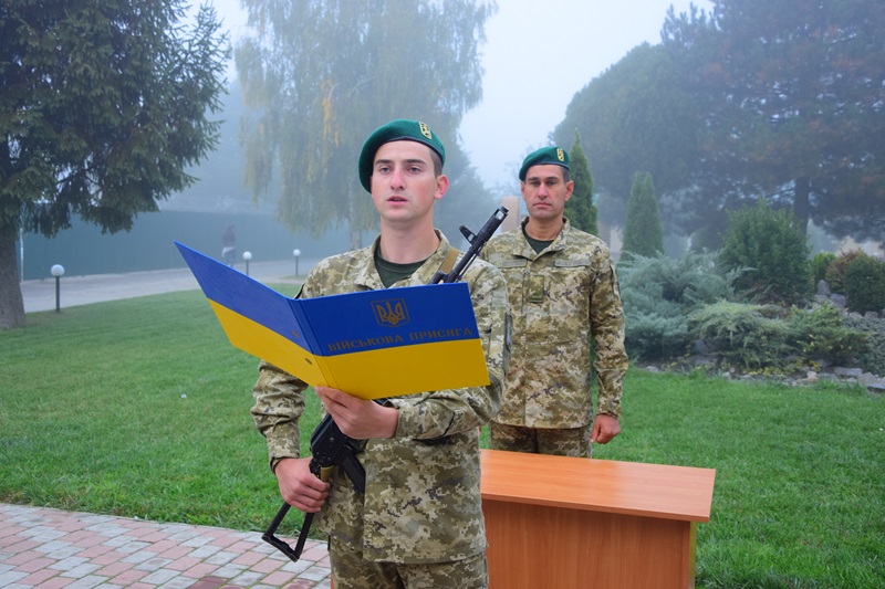 Присяга для "новеньких" и медали для "стареньких": в Измаильском погранотряде прошел торжественный воинский ритуал