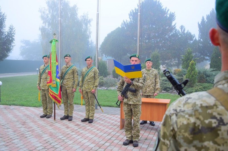 Присяга для "новеньких" и медали для "стареньких": в Измаильском погранотряде прошел торжественный воинский ритуал