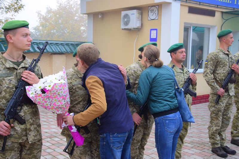 Присяга для "новеньких" и медали для "стареньких": в Измаильском погранотряде прошел торжественный воинский ритуал