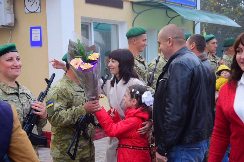 Присяга для "новеньких" и медали для "стареньких": в Измаильском погранотряде прошел торжественный воинский ритуал