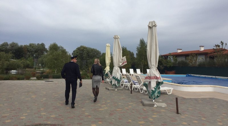 Сотрудники ГСЧС проверяют базы отдыха на черноморском побережье: в Затоке инспекторам рады не все