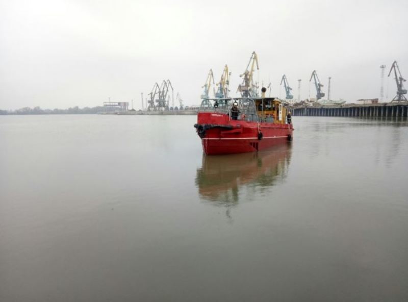 В порту Рени за чистотой акватории вновь следит отремонтированное судно-нефтемусоросборщик