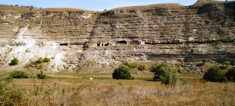 Пещерные монастыри, высеченные в скалах келии монахов и древние руины: заповедник Старый Орхей - «место 1001 тайн»