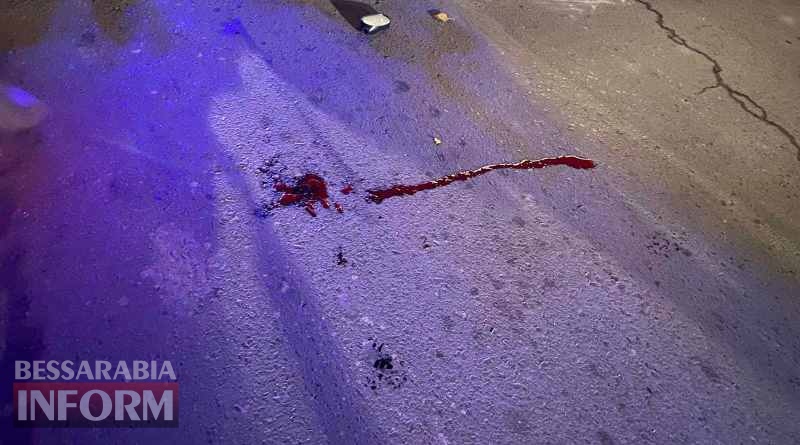 В Измаиле пьяный мопедист разбил себе голову, въехав в припаркованный автомобиль