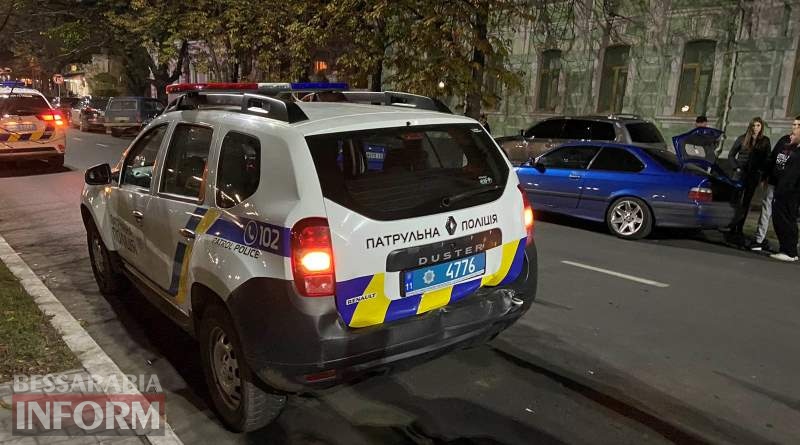 В Измаиле водитель BMW въехал в зад служебном Renault патрульной полиции, но обвинил в ДТП правоохранителей.