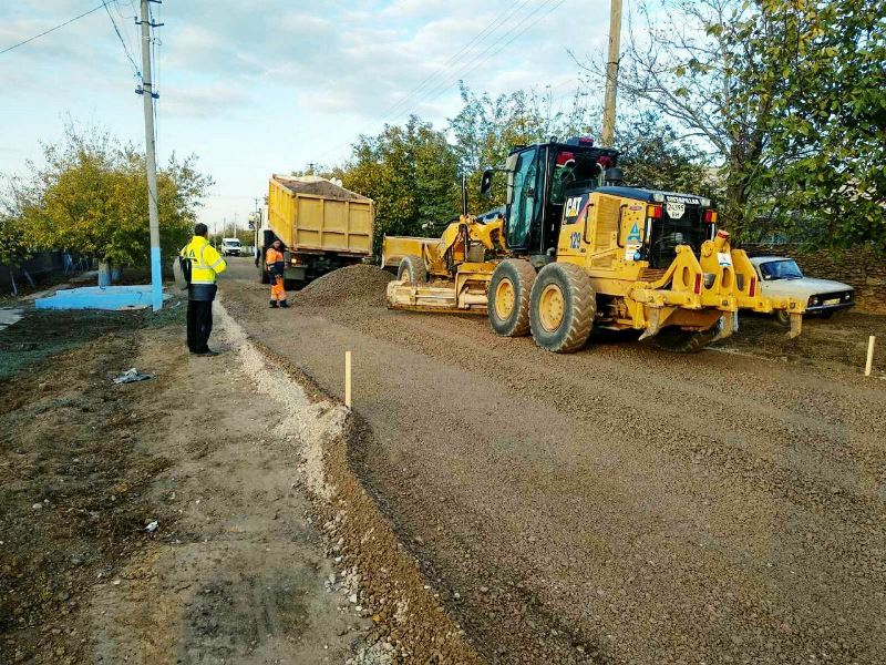 В Татарбунарском районе возле села Траповка начался ремонт местной автодороги, который откроет путь к курортным поселкам района