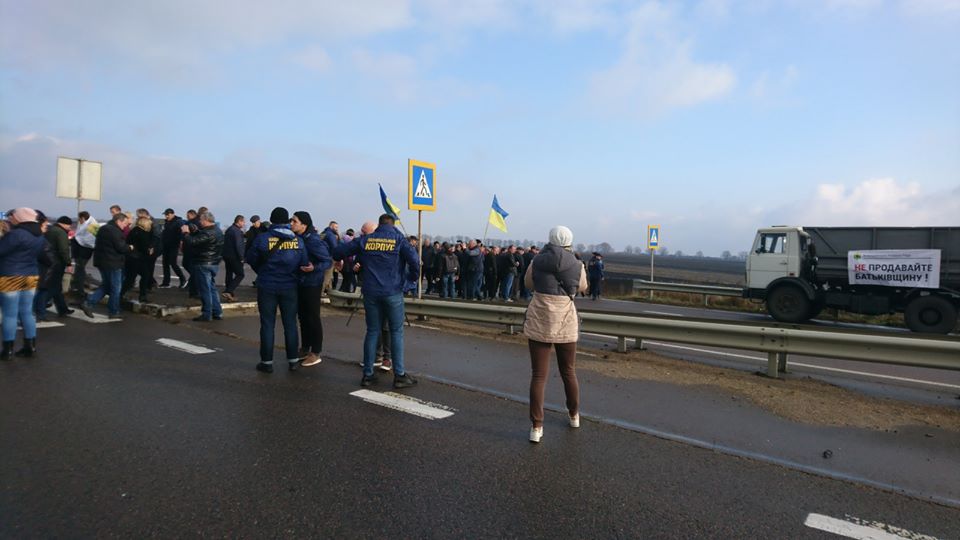 В Одесской области перекрыли трассу Одесса-Киев: протестуют против продажи земли