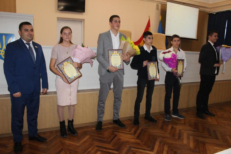Талантливую молодежь Белгорода-Днестровского отметили премиями и стипендиями городского головы