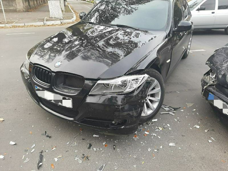 В Измаиле произошло ДТП: BMW не пропустил ВАЗ на нерегулируемом перекрестке
