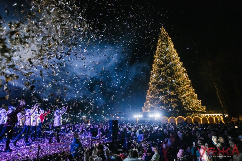 Фотоподборка самых красивых новогодних елок Украины-2020.