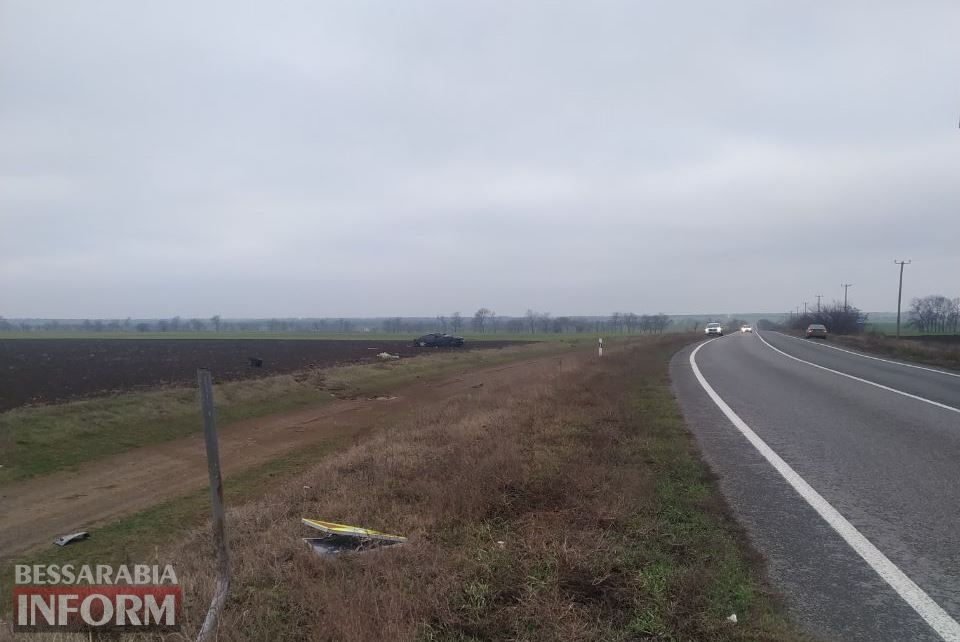На трассе Одесса-Рены в Измаильском районе BMW, кувыркаясь, улетел в поле - водитель погиб