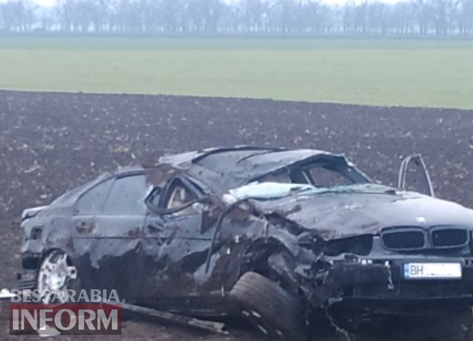 На трассе Одесса-Рены в Измаильском районе BMW, кувыркаясь, улетел в поле - водитель погиб