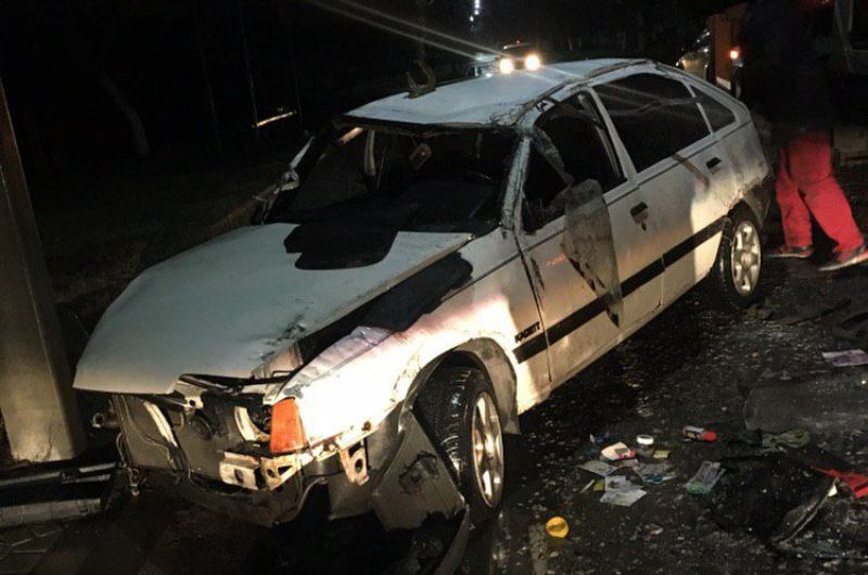 В Измаиле очередной пьяный водитель перевернул авто и снес электроопору