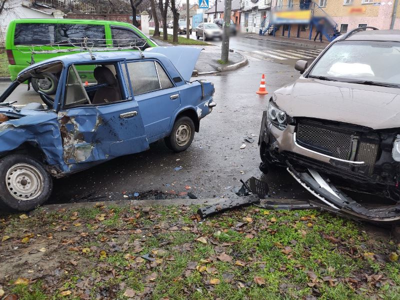 В Измаиле Hyundai не уступил дорогу ВАЗ - в результате аварии пострадали четыре человека