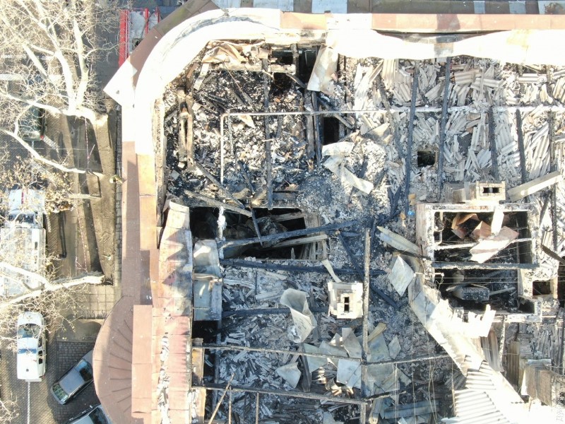 Словно в крематории: опубликованы шокирующие фото одесского колледжа после пожара с воздуха