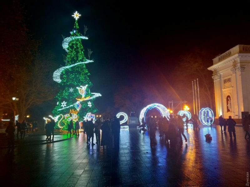 Фотоподборка самых красивых новогодних елок Украины-2020.